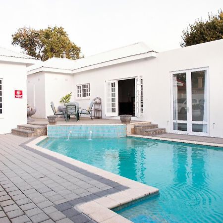Serenity Living Hotel Willows Bagian luar foto