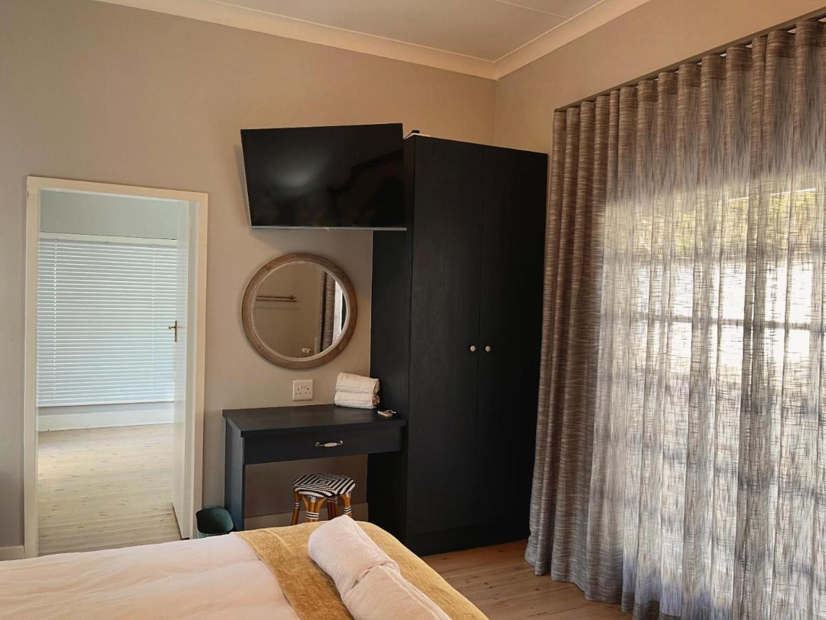 Serenity Living Hotel Willows Bagian luar foto